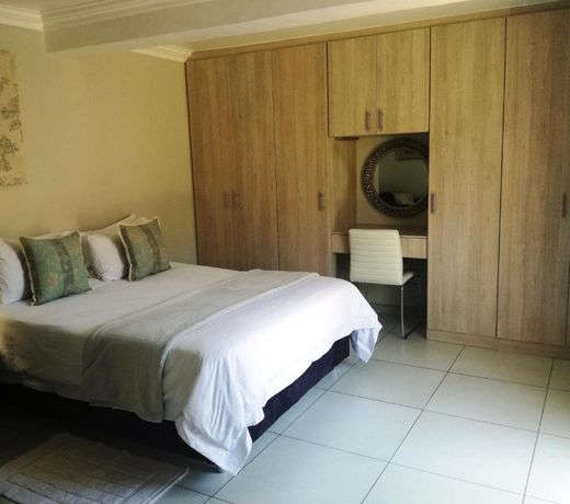 Dunton Guest House