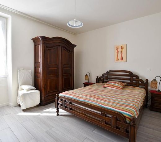 Margaillan - trÃ¨s belle maison avec parking, jardin et clim