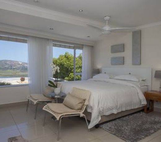 Villa Afrikana Guest Suites