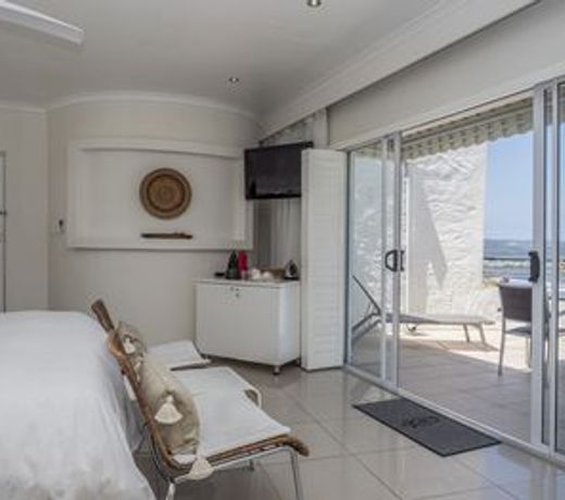 Villa Afrikana Guest Suites