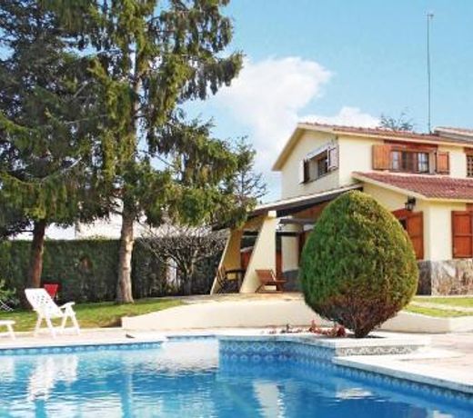 Stunning home in lAmetlla del Valles with 3 Bedrooms, WiFi and Outdoor swimming pool
