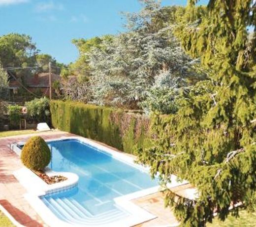 Stunning home in lAmetlla del Valles with 3 Bedrooms, WiFi and Outdoor swimming pool