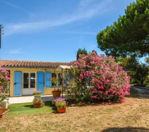 Amazing home in La Garde with 2 Bedrooms, Internet and Outdoor swimming pool