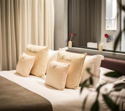 Golden Suites & Spa