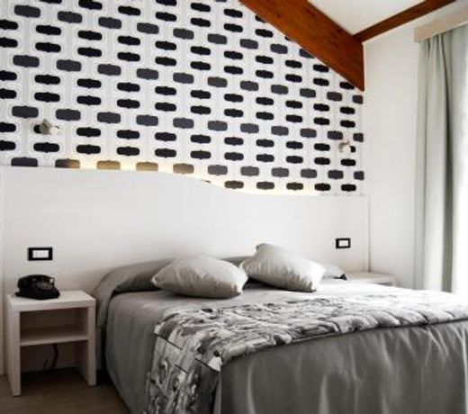 B&B Seventy Design