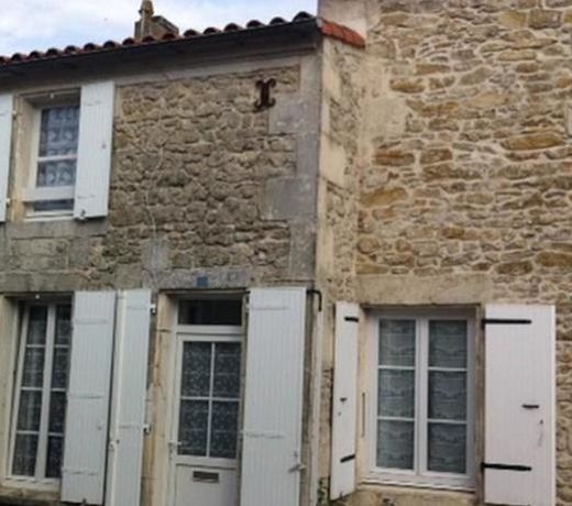 MAISON Ã BREUIL MAGNÃ
