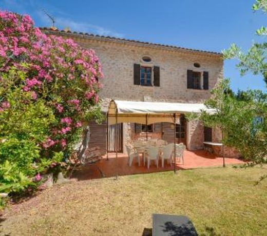 Stunning home in La Garde with 2 Bedrooms, Internet and Outdoor swimming pool