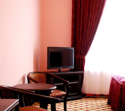 Jahon Palace