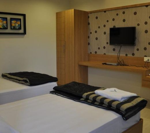 Hotel Athidi Grand