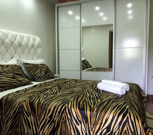 Queen Kodre Apartments