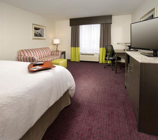 Hampton Inn & Suites - Buffalo Airport