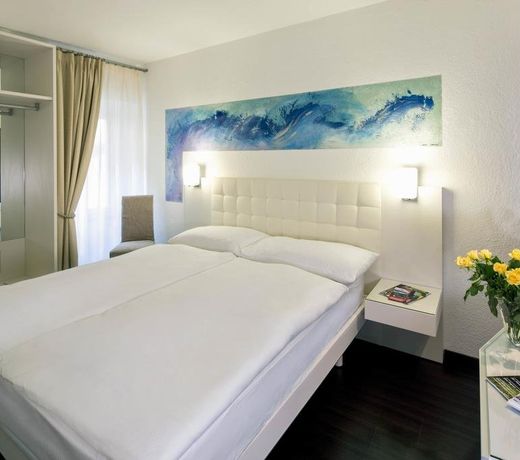 Hotel America