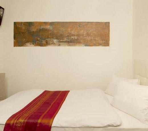 Hotel America