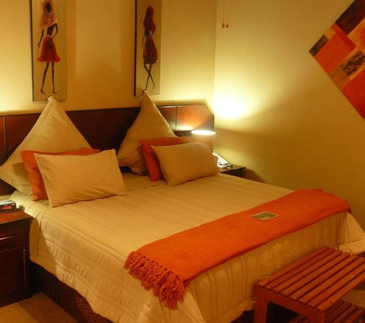 Ikwekwezi Guest Lodge