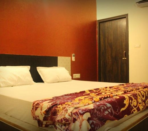 Bedweiser Backpackers Hostel