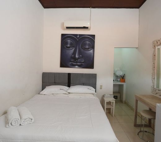 Reddoorz Near Seminyak Square