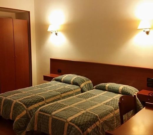 Hotel Holiday