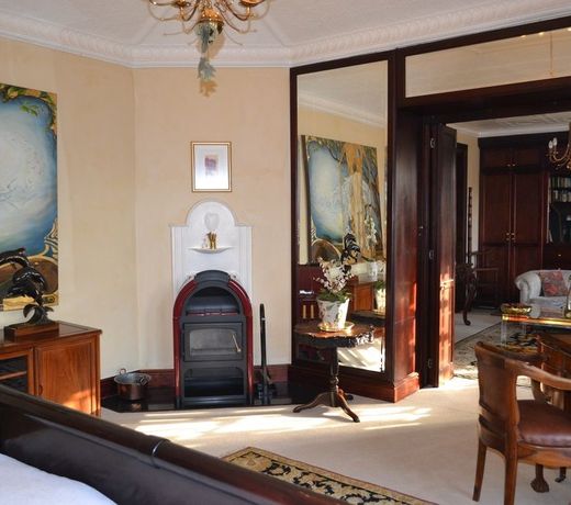 Doveton House