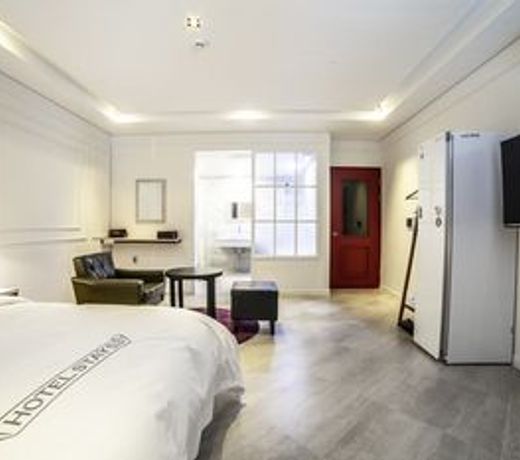 Hotel Stay 53