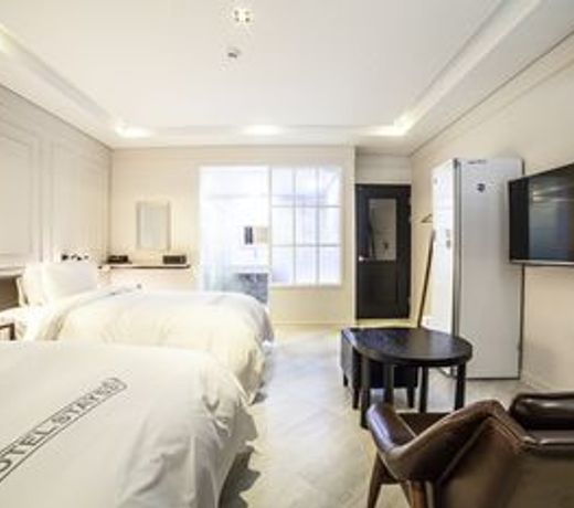 Hotel Stay 53