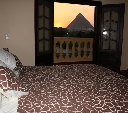 Pyramids Power Inn