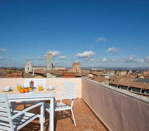 INTERNO 5 - the highest terrace of Siena