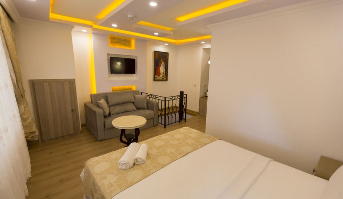 Golden Galley Suites