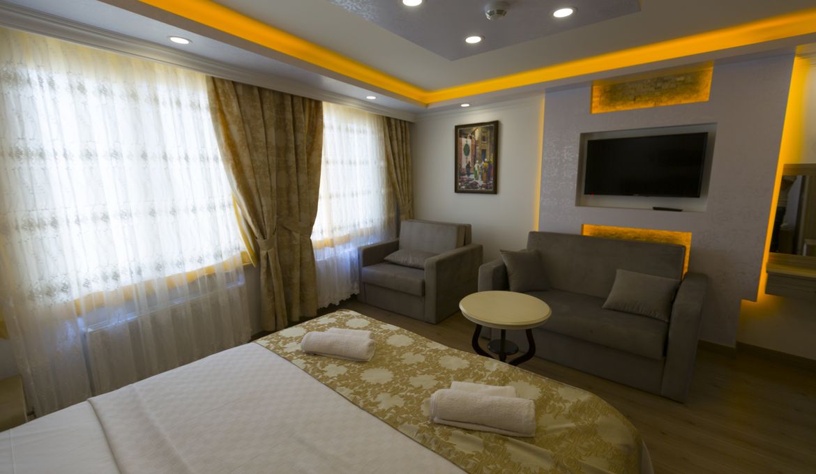Golden Galley Suites