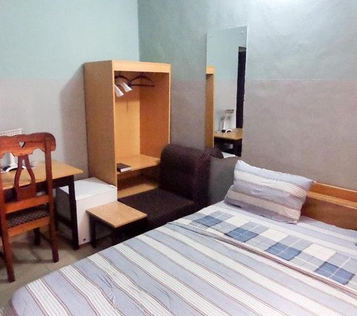 Menic Suites & Restaurant