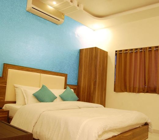 Hotel Golden Berry
