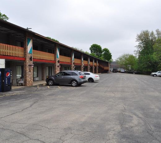 Kewanee Motor Lodge