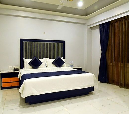 Regenta Inn Vadodara, 500m from Railway Station