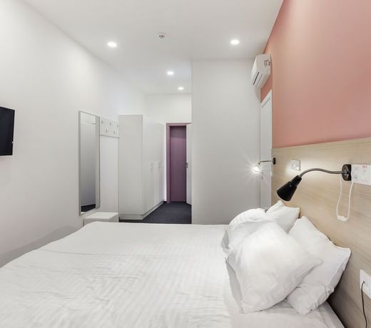 Orange Hotel