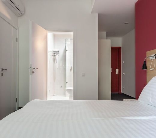Orange Hotel