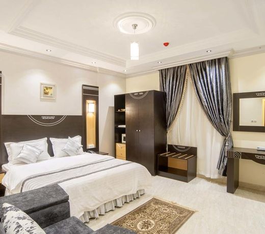 Al Ezzah Palace Hotel Suites