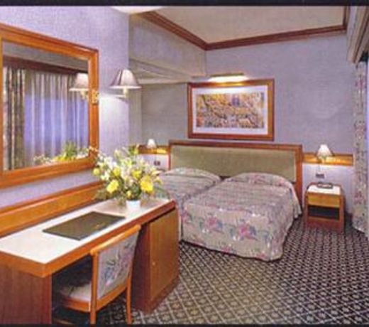 AIRPORT PALACE