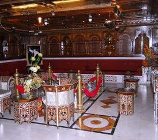 AL MADINAH (CITY HOTEL)