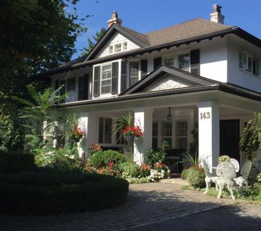 Bernard Gray Hall Bed and Breakfast