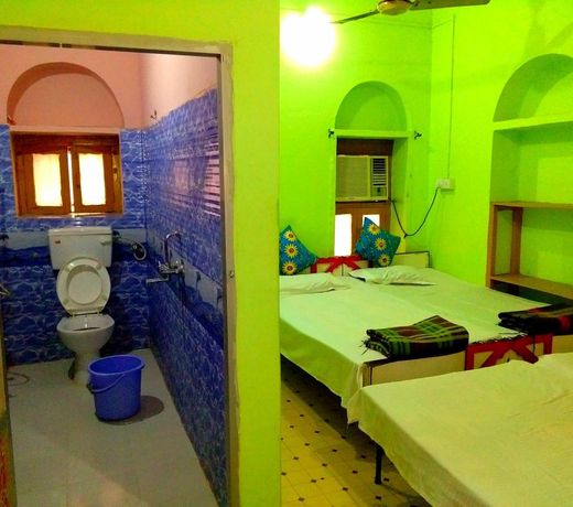 Yogi Lodge