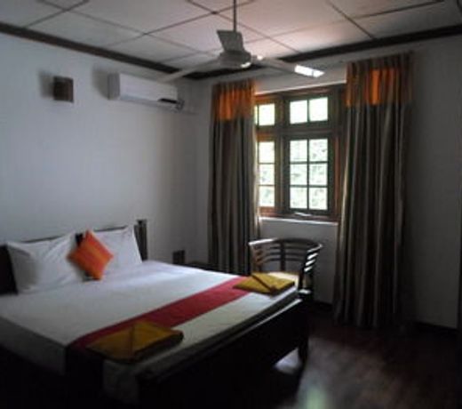 OYO 403 Kandy Green View Bunglow