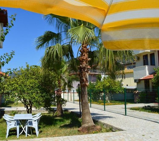 Erasmus Apart Hotel