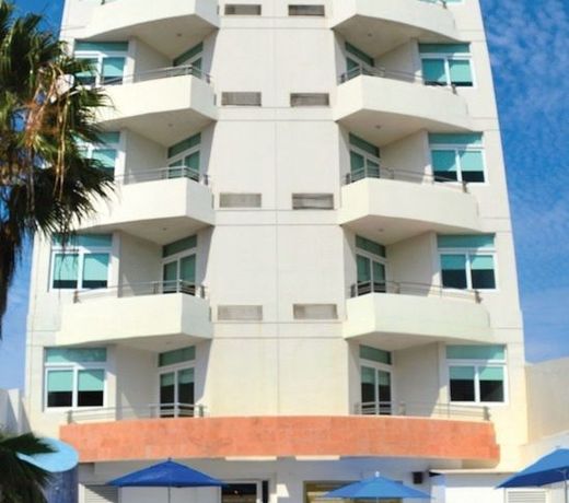 Angeles Suites & Hotel