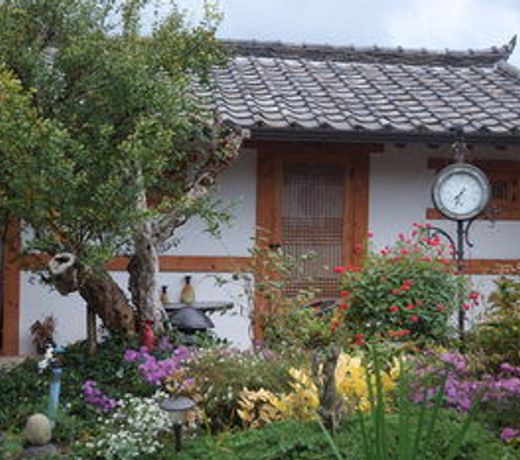 Floral Space Hanok Guesthouse