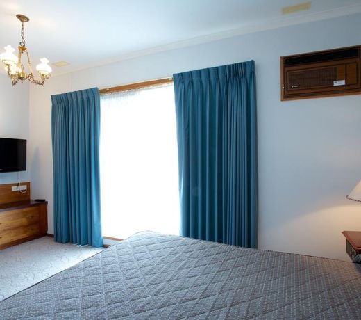 Golden Grain Motor Inn