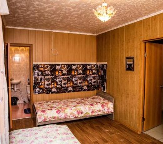 Guest House Vishnevaya 28a