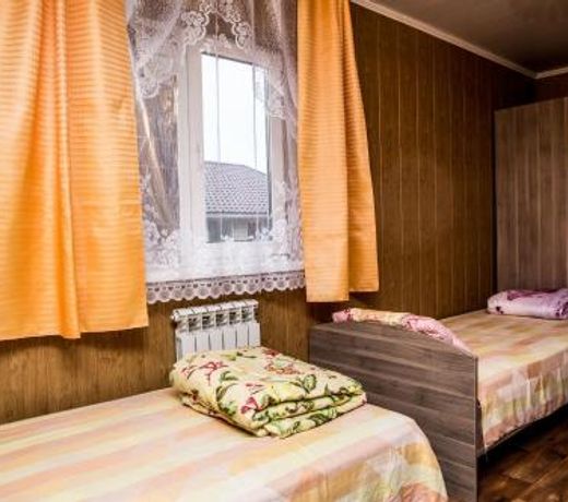 Guest House Vishnevaya 28a