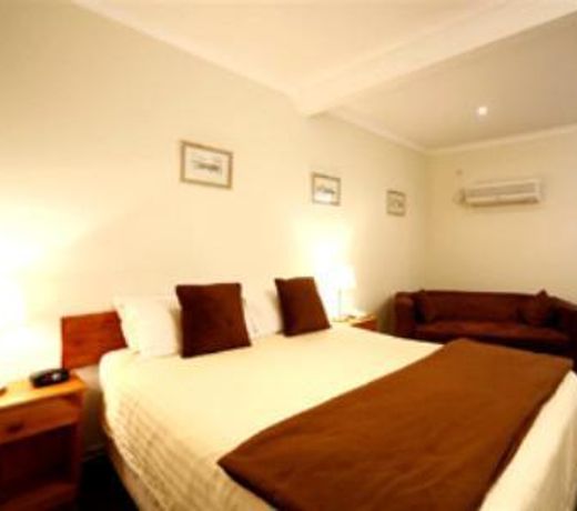 New Crossing Place Motel
