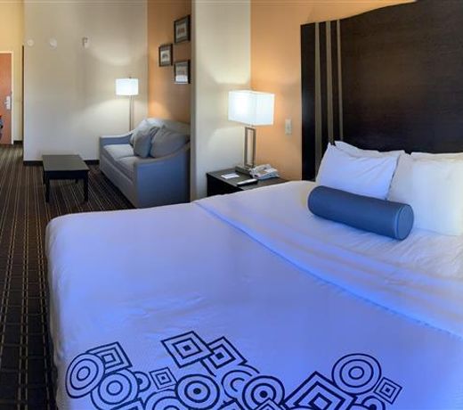 Best Western Plus Bass Hotel & Suites
