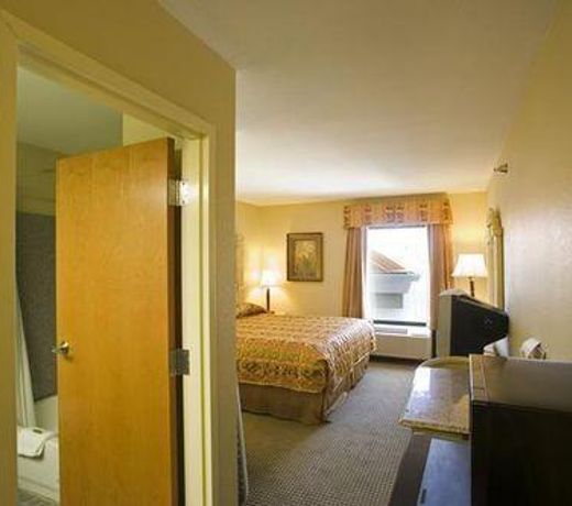 Best Western Plus Bass Hotel & Suites