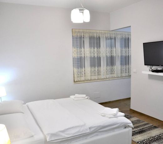 Elior Apartment